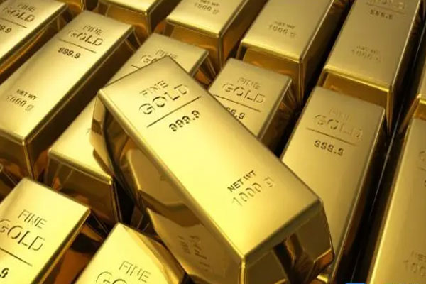 国际现货黄金价格有所回落，国内黄金足金零售价仍在攀升